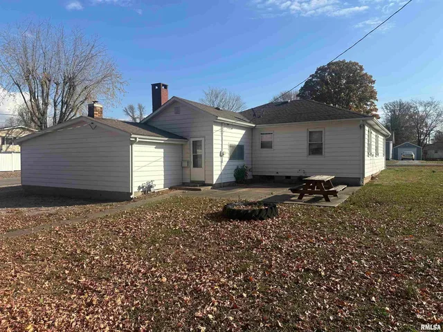 $85,000 | 301 South East Street, Pinckneyville, IL 62274