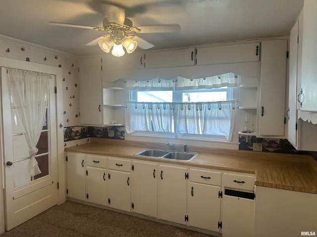 $85,000 | 301 South East Street, Pinckneyville, IL 62274