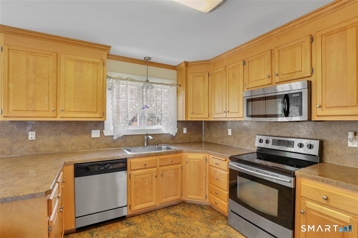 26 Old Willimantic Road Columbia, CT 06237 - Photo 11 of 42