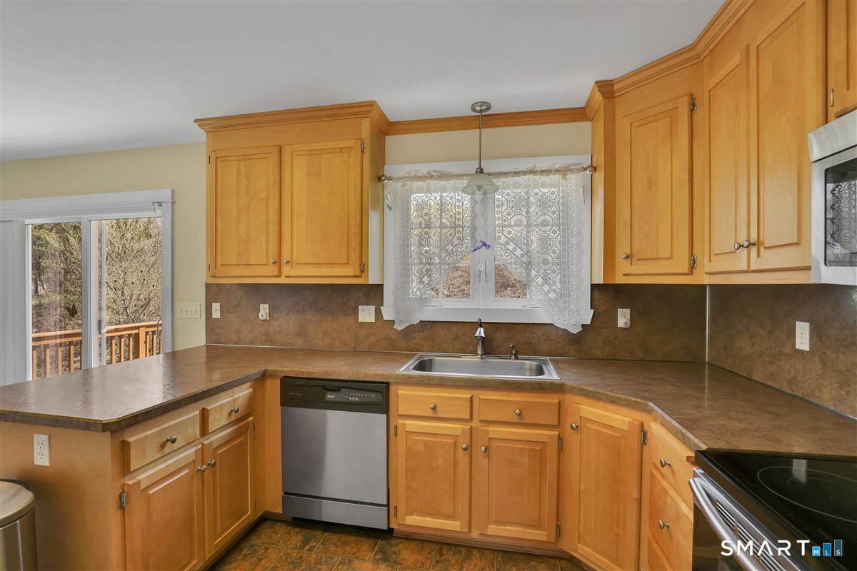 26 Old Willimantic Road Columbia, CT 06237 - Photo 12 of 42