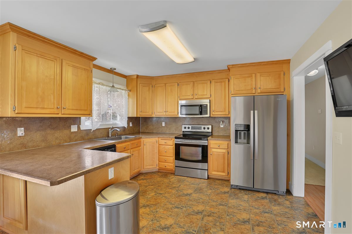 26 Old Willimantic Road Columbia, CT 06237 - Photo 10 of 42