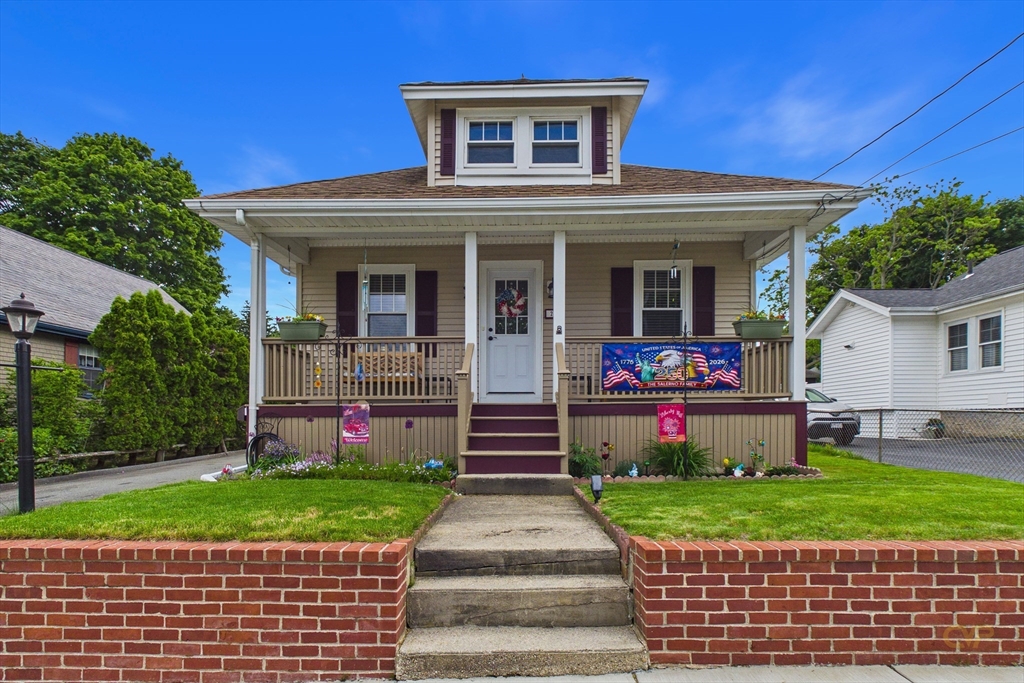 21 Sycamore Street Fairhaven, MA 02719 - Photo 1 of 22