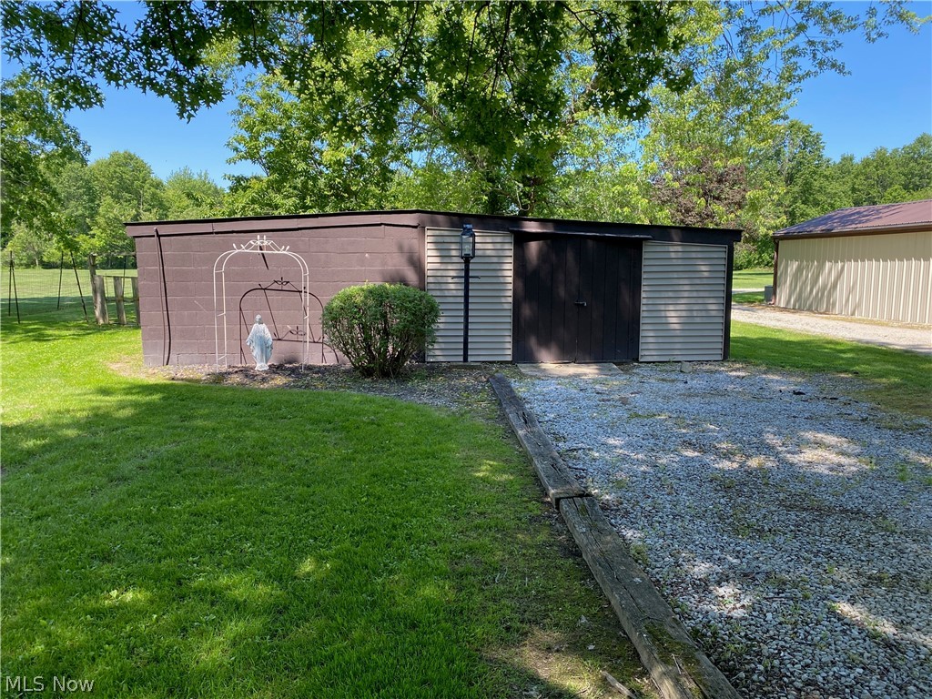 6430 Columbia Road Olmsted Falls, OH 44138 - Photo 25 of 40