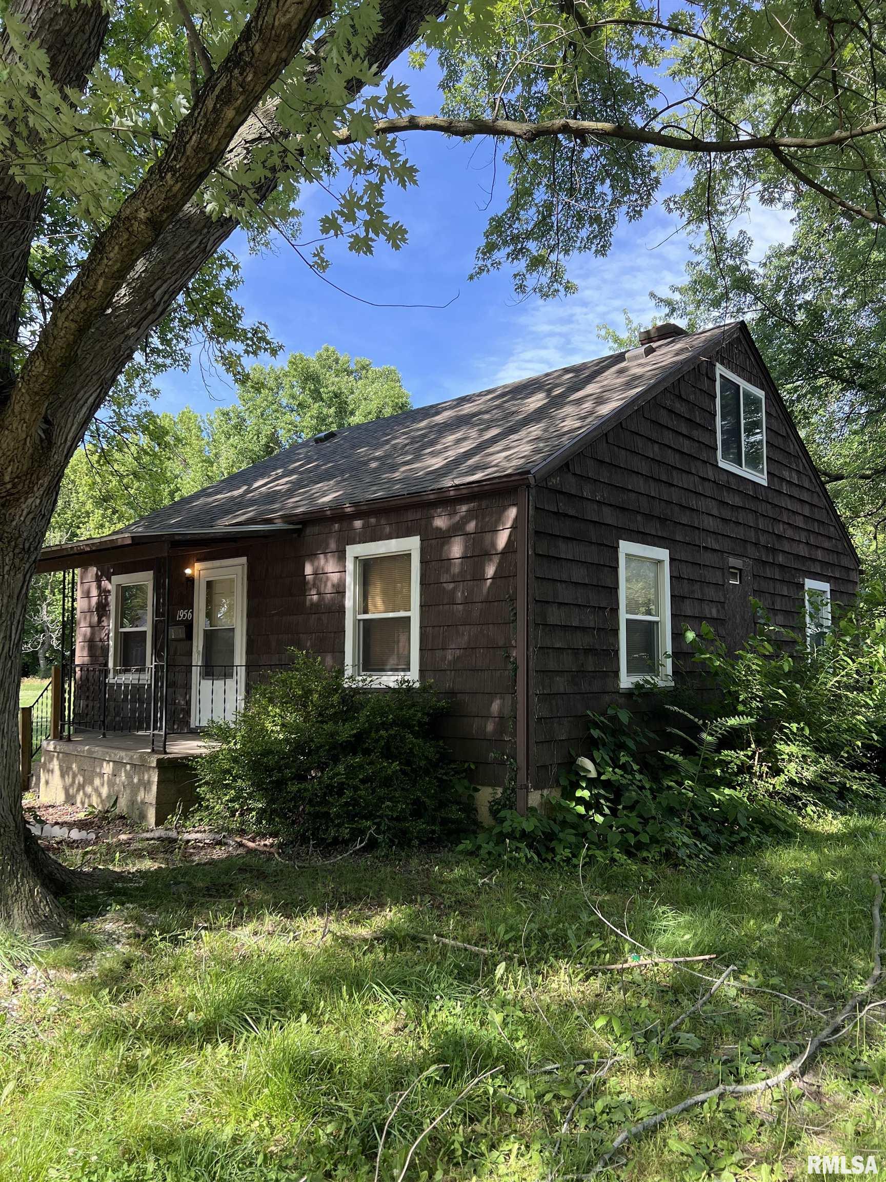 1956 South 19th Street Springfield, IL 62703 - Photo 3 of 6