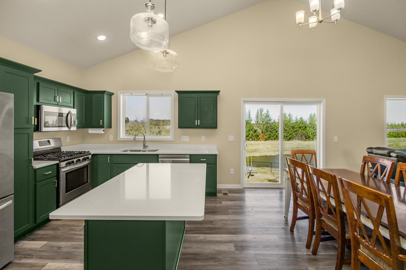 460 Bruce Larson Way Somerset, WI 54025 - Photo 8 of 29