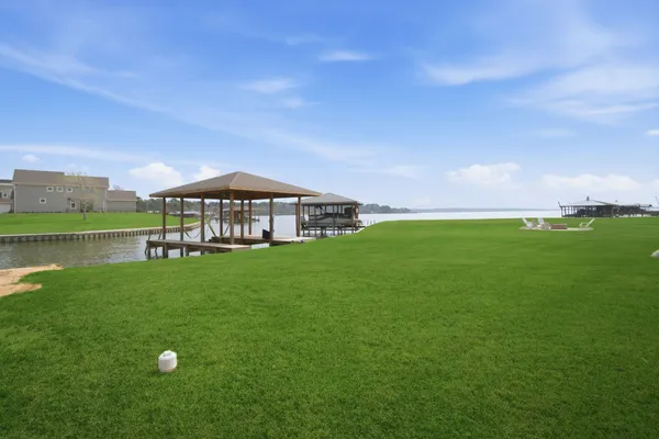 $1,099,900 | 255 Peninsula Drive, Livingston, TX 77351