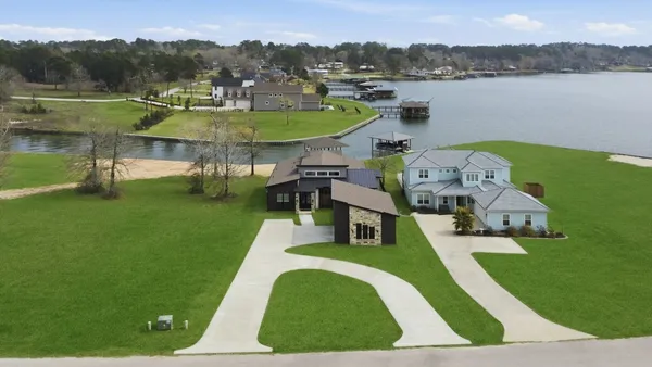 $1,099,900 | 255 Peninsula Drive, Livingston, TX 77351