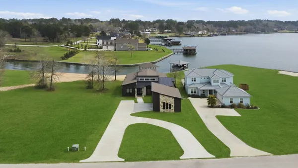 $1,099,900 | 255 Peninsula Drive, Livingston, TX 77351