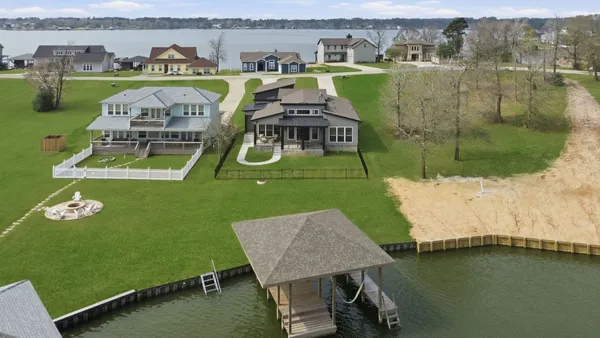 $1,099,900 | 255 Peninsula Drive, Livingston, TX 77351