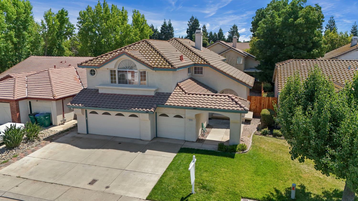 10245 Point Reyes Circle Stockton, CA 95209 - Photo 2 of 23 Gallery Image 2