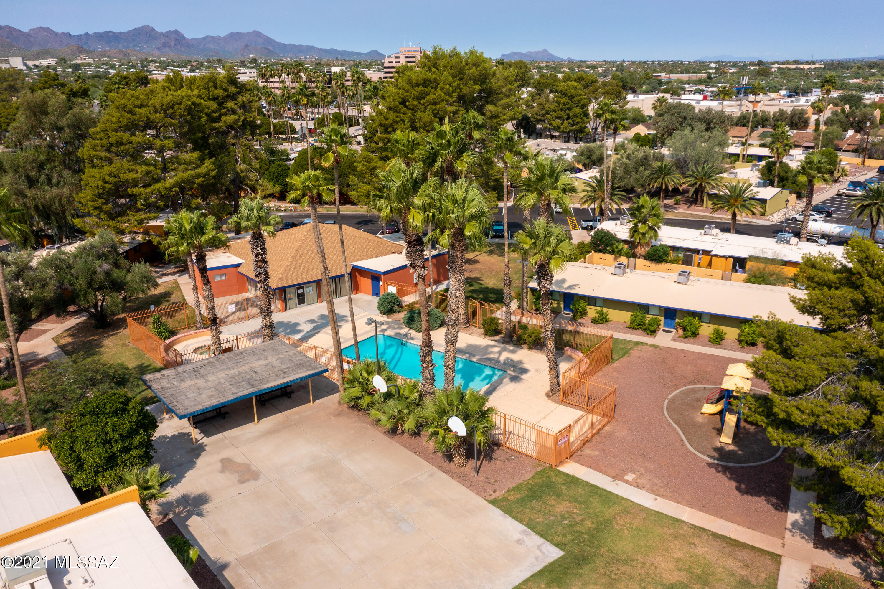 350 North Silverbell Road, Unit 14 Tucson, AZ 85745 - Photo 3 of 9