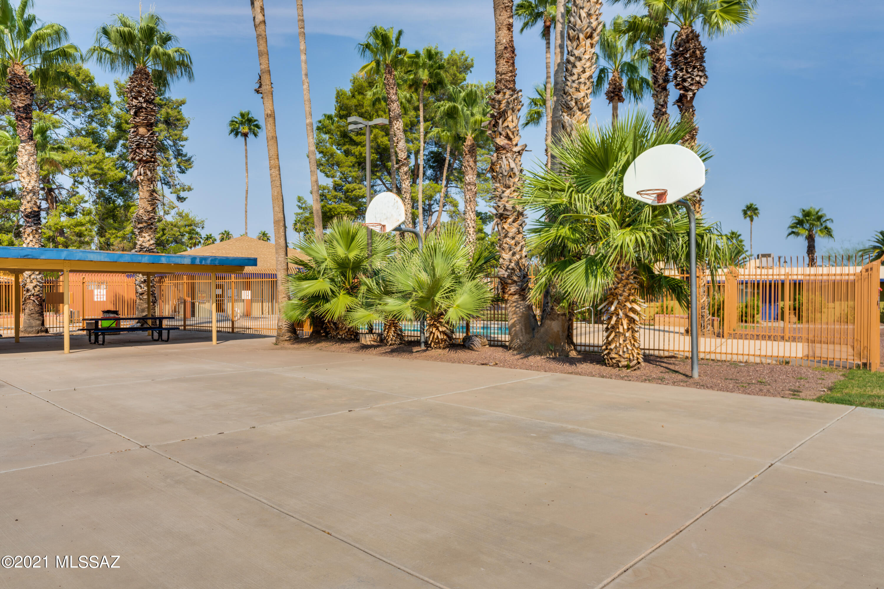 350 North Silverbell Road, Unit 14 Tucson, AZ 85745 - Photo 7 of 9