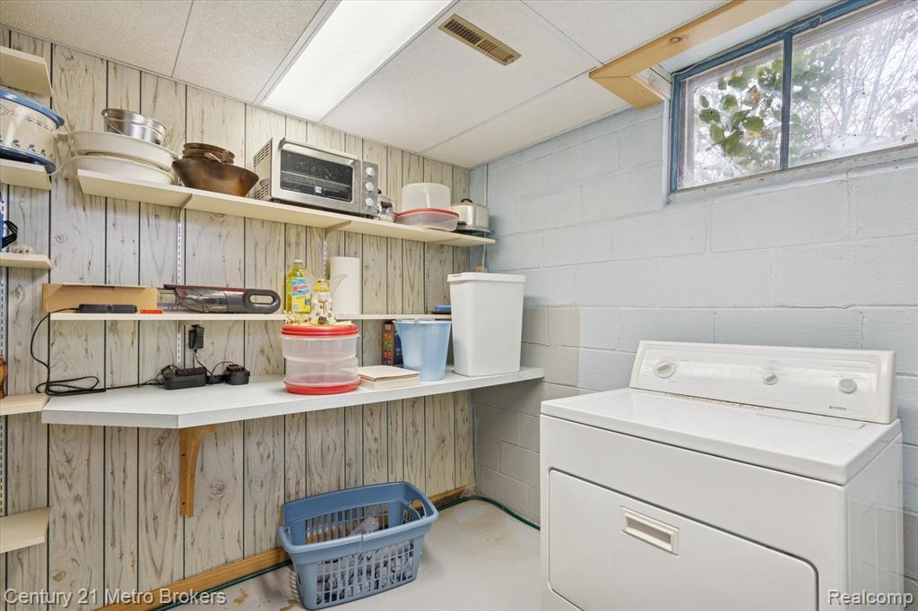 4466 South Center Road Burton, MI 48519 - Photo 39 of 52 Gallery Image 39
