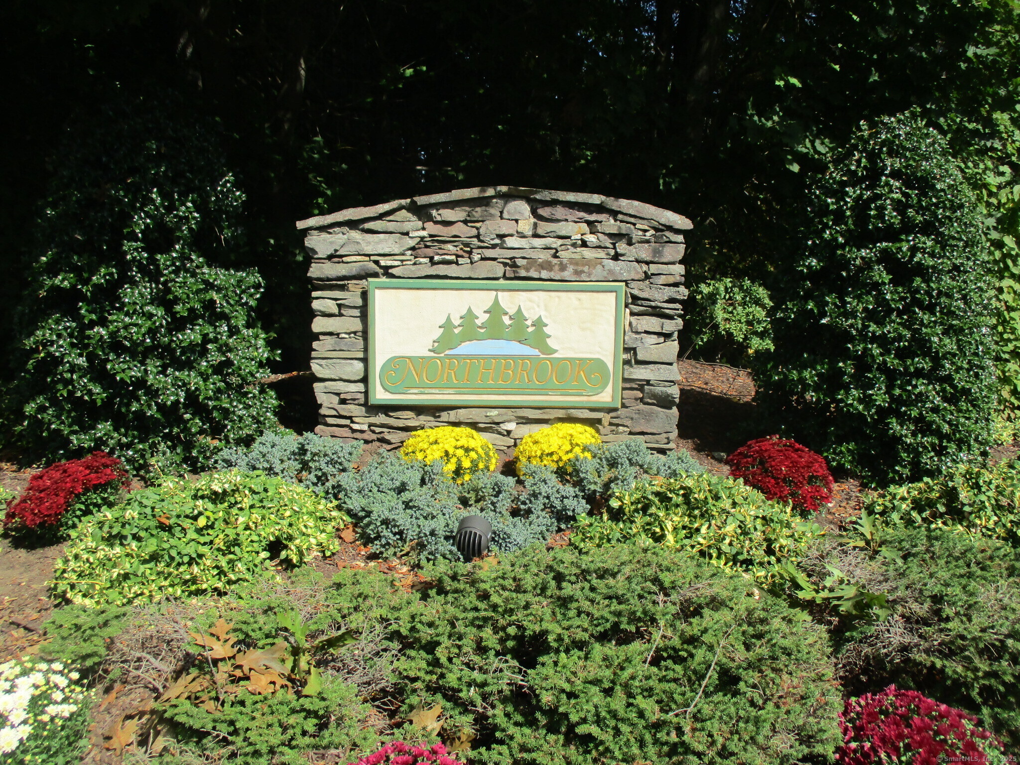 33 Stillmeadow Circle, Unit 33 Monroe, CT 06468 - Photo 3 of 14 a view of a interior of the house
