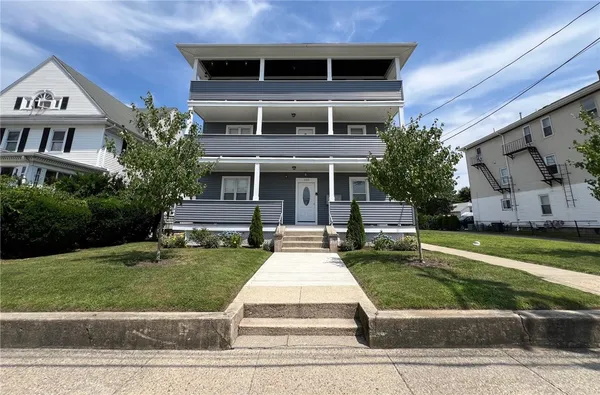 $2,000 | 500 Providence Street, Unit 1, Woonsocket, RI 02895