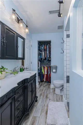 $379,950 | 525 Pleasant Street, Tonganoxie, KS 66086