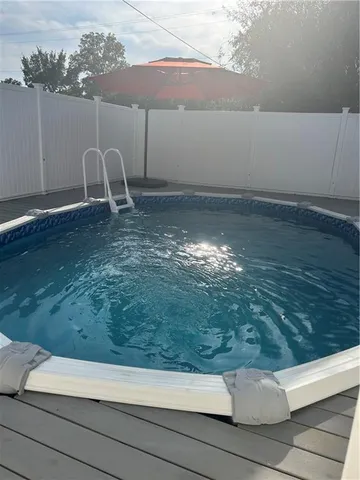 $379,950 | 525 Pleasant Street, Tonganoxie, KS 66086