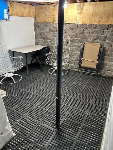 $379,950 | 525 Pleasant Street, Tonganoxie, KS 66086