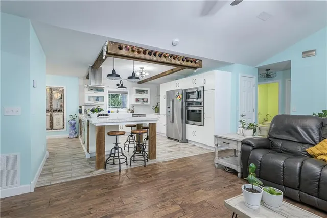 $379,950 | 525 Pleasant Street, Tonganoxie, KS 66086