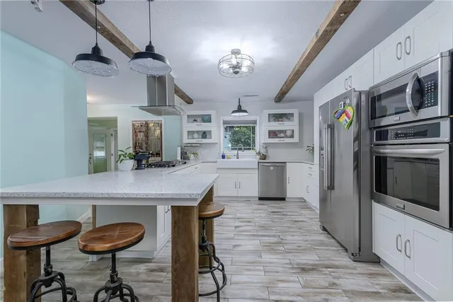 $379,950 | 525 Pleasant Street, Tonganoxie, KS 66086