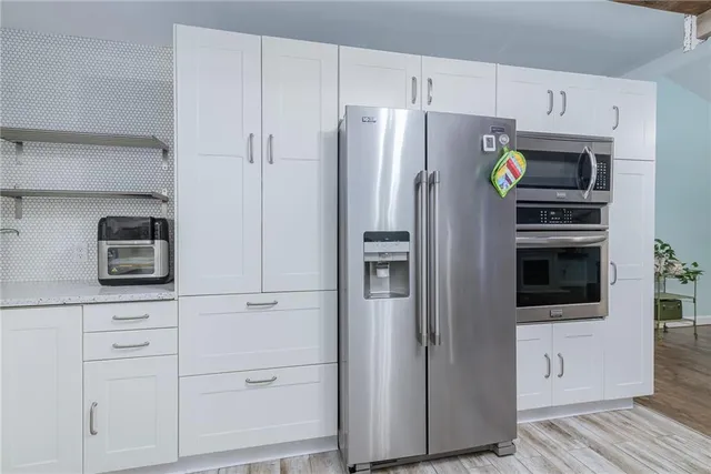 $379,950 | 525 Pleasant Street, Tonganoxie, KS 66086