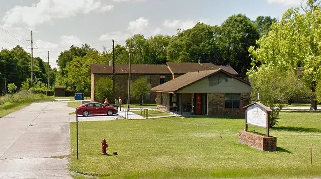 $725 | 865 Highway 105, Sour Lake, TX 77659