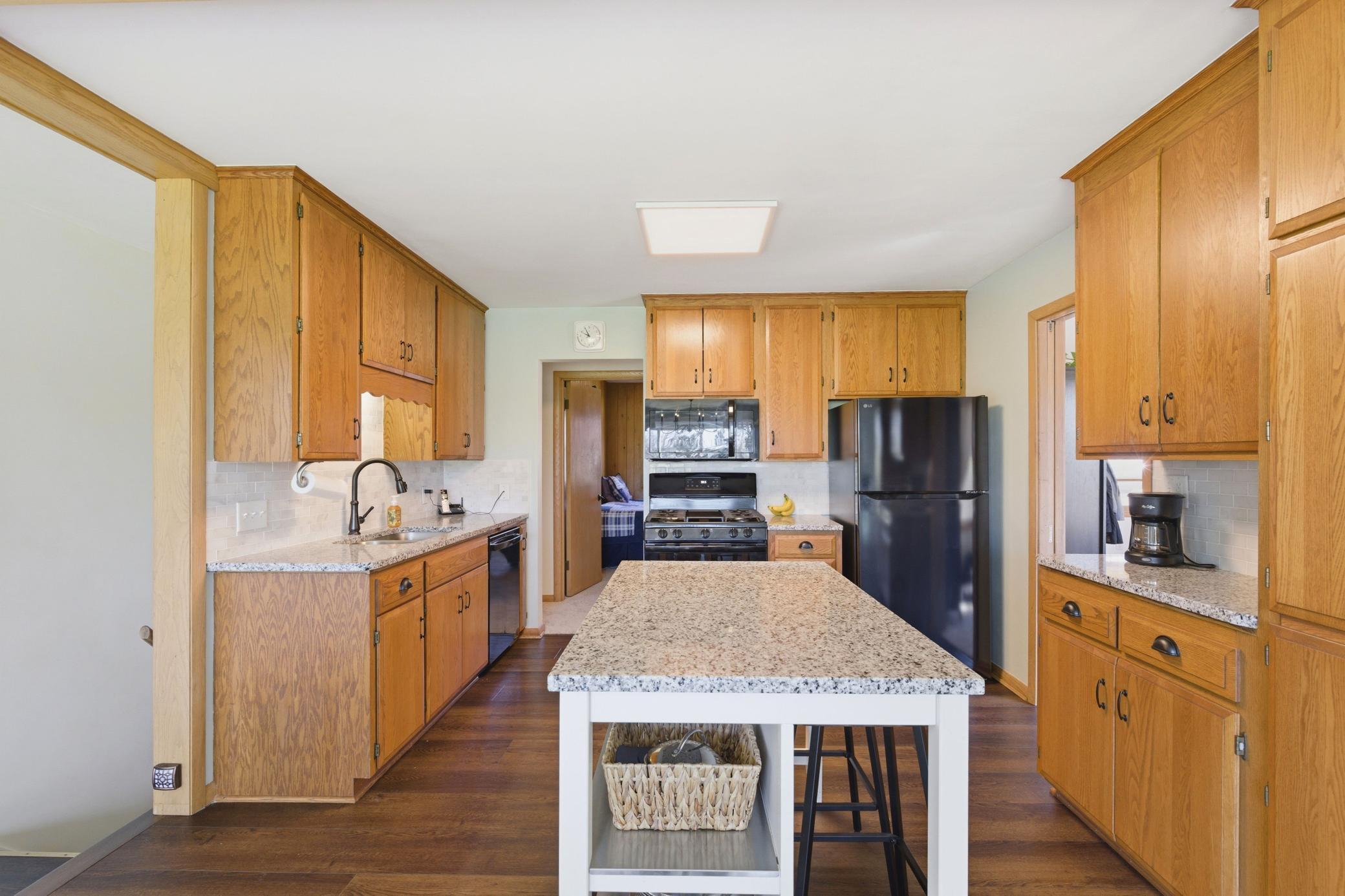 2095 Fairways Lane Roseville, MN 55113 - Photo 16 of 48