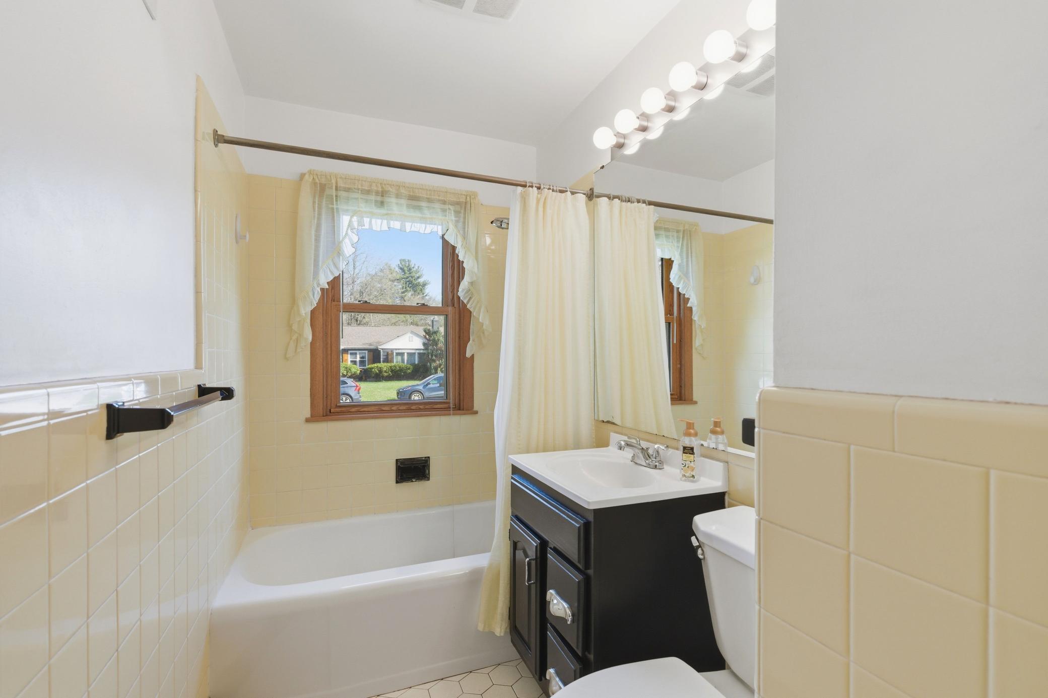 2095 Fairways Lane Roseville, MN 55113 - Photo 18 of 48