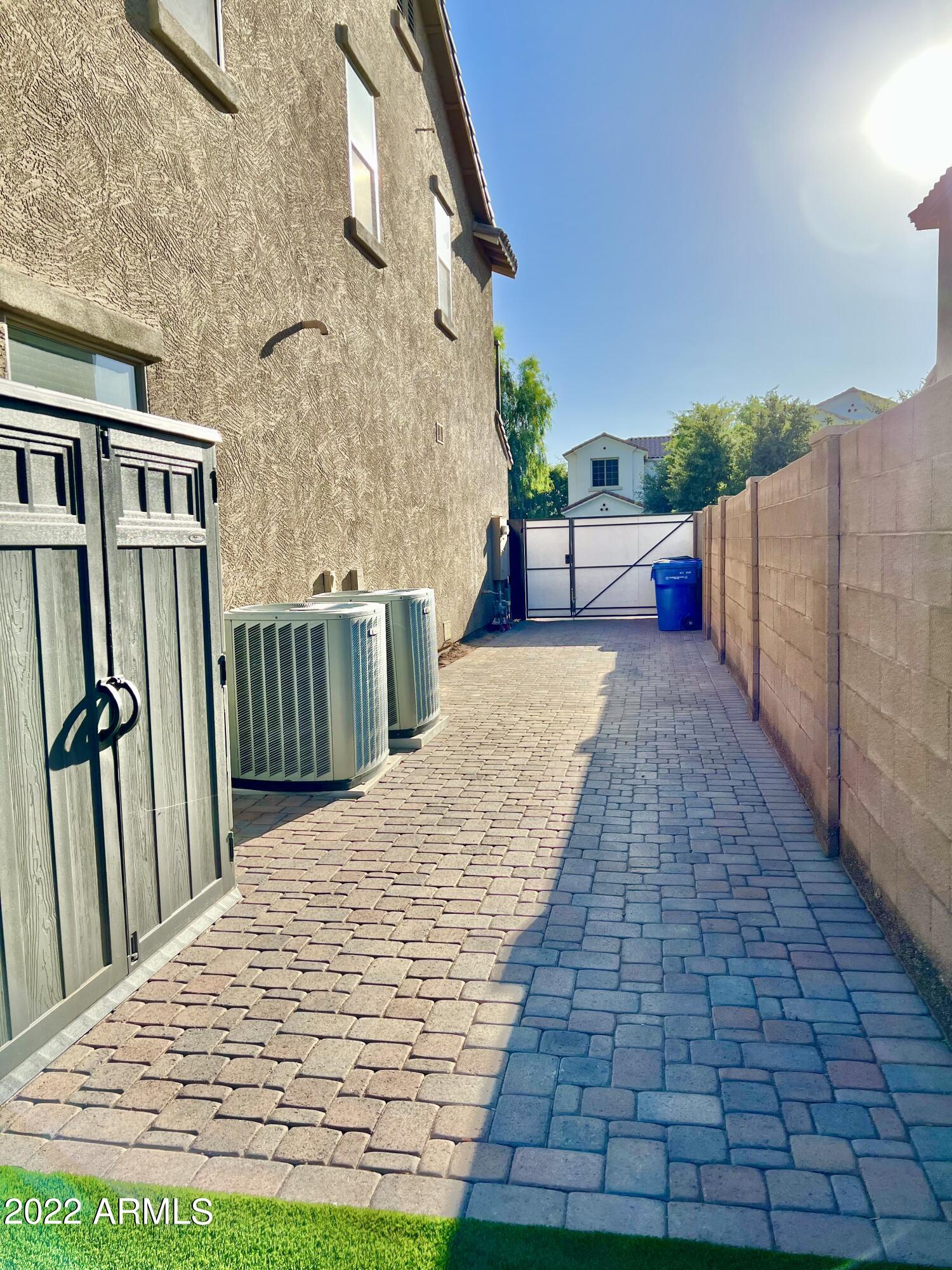 6275 South Rochester Drive Gilbert, AZ 85298 - Photo 58 of 59 Side Yard North