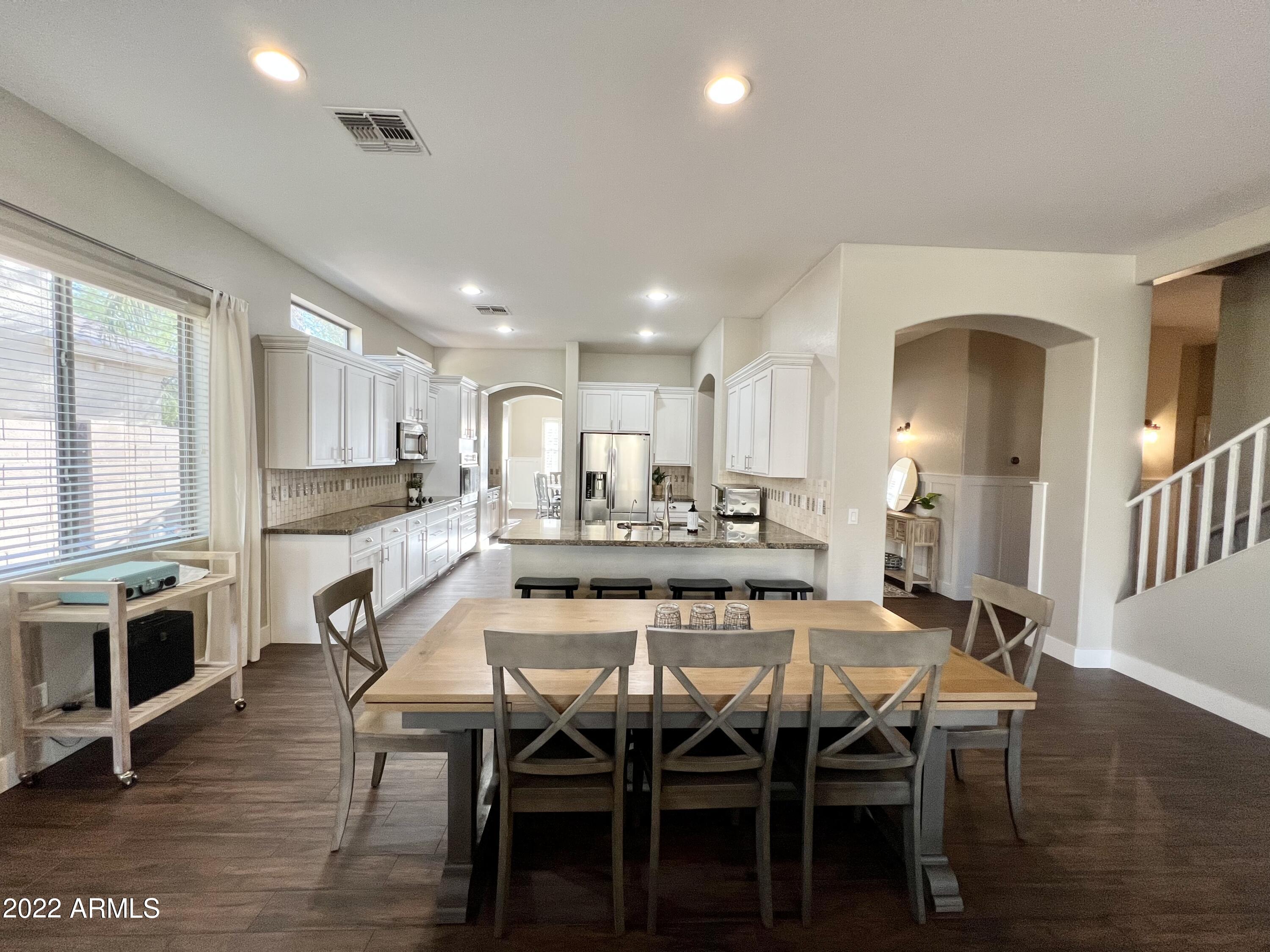 6275 South Rochester Drive Gilbert, AZ 85298 - Photo 7 of 59 Kitchen/Open Plan