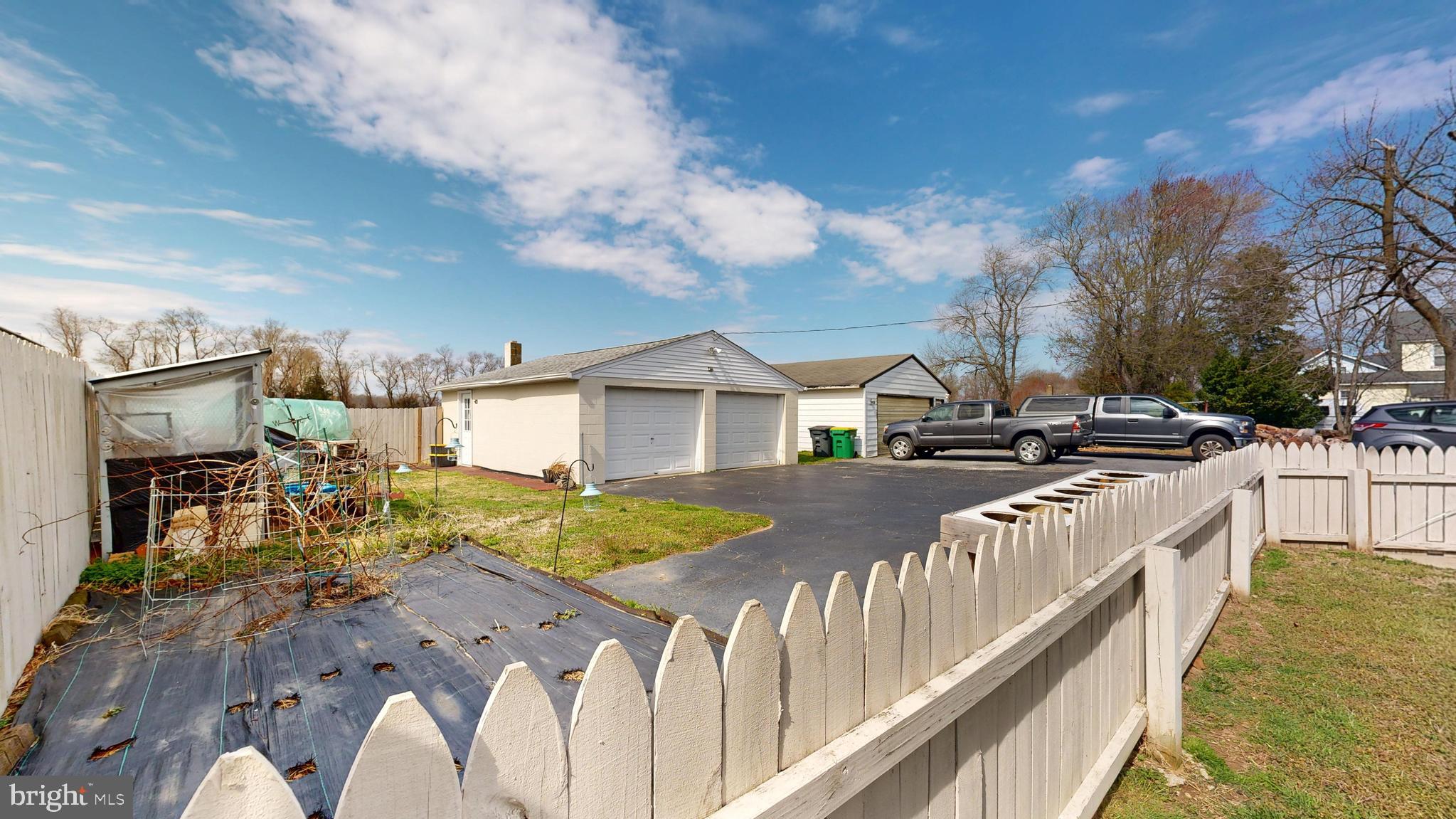 11 North Main Street Magnolia, DE 19962 - Photo 29 of 31 fenced yard looking out to garage