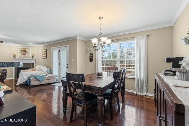 $515,000 | 1528 North Courtney Oak Lane, Knoxville, TN 37938