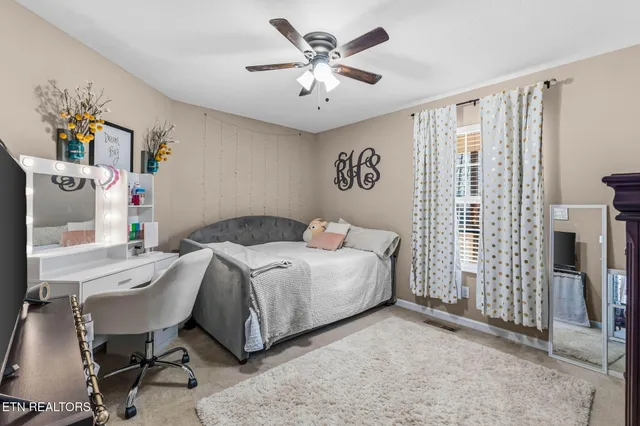 $515,000 | 1528 North Courtney Oak Lane, Knoxville, TN 37938