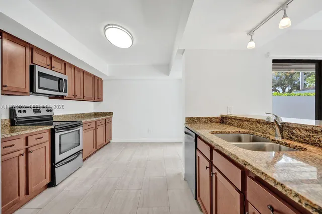 $389,000 | 9 South Lakeshore Drive, Hypoluxo, FL 33462