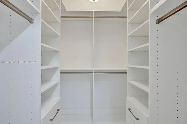 $389,000 | 9 South Lakeshore Drive, Hypoluxo, FL 33462