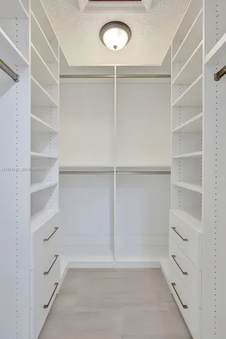 $389,000 | 9 South Lakeshore Drive, Hypoluxo, FL 33462