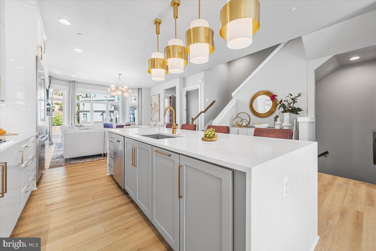 8197 River Road Bethesda, MD 20817 - Photo 15 of 53 Enormous center island