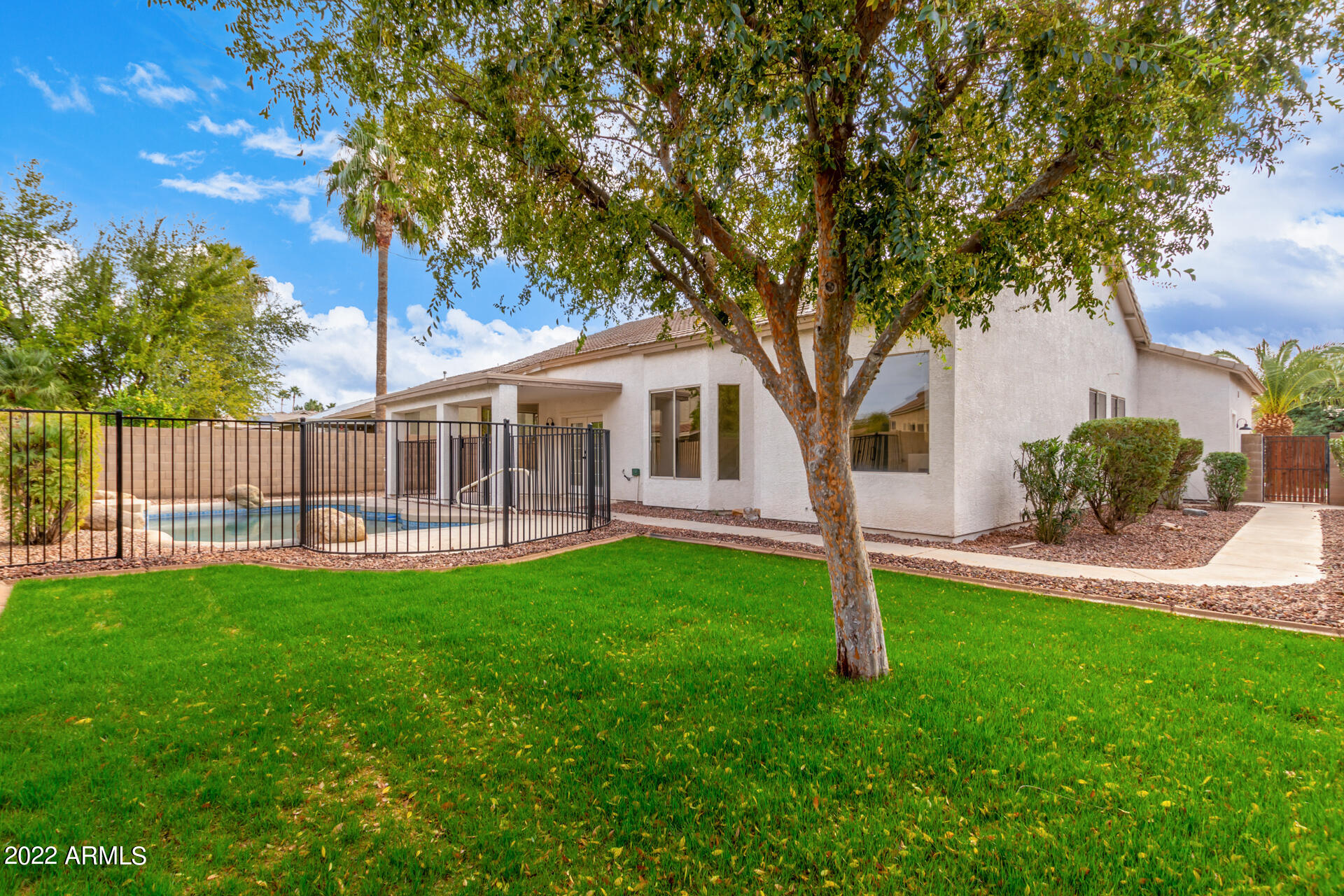 74 East Smoke Tree Road Gilbert, AZ 85296 - Photo 41 of 45 41 Smoke Tree 74
