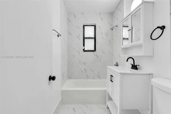 $2,995 | 118 Northwest 44th Street, Unit 2, Miami, FL 33127