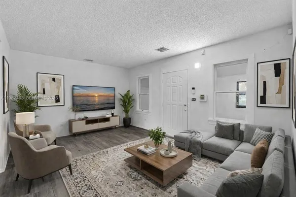 $2,995 | 118 Northwest 44th Street, Unit 2, Miami, FL 33127