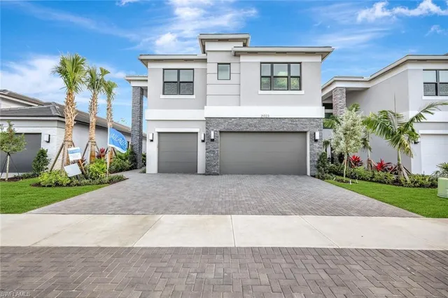 $839,900 | 21023 Teak Tree Terrace, Estero, FL 33928