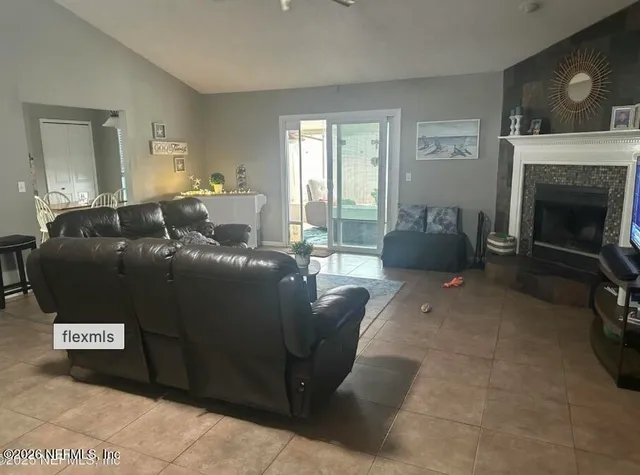 $2,150 | 382 Naugatuck Drive, Jacksonville, FL 32225