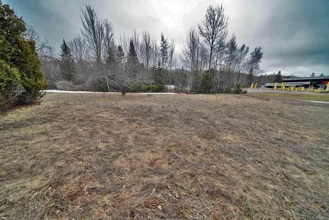 $189,900 | 48 Customs Loop, Houlton, ME 04730