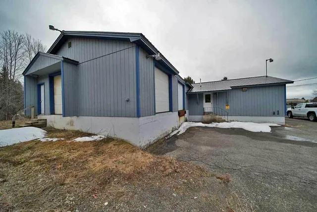 $189,900 | 48 Customs Loop, Houlton, ME 04730