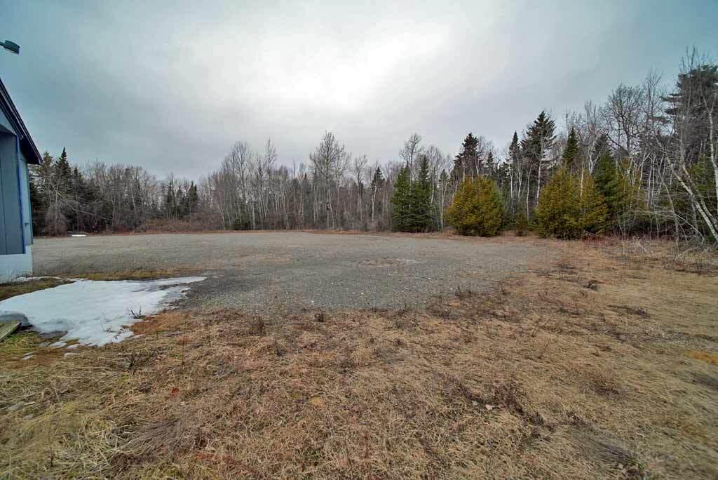 48 Customs Loop Houlton, ME 04730 - Photo 22 of 53 maine-us-border-parking-lot
