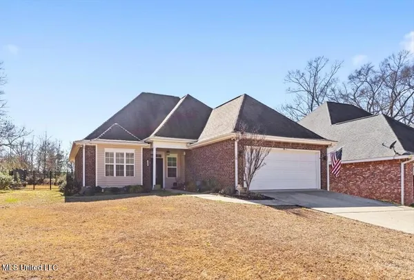 $268,500 | 108 Pointe Drive, Summit, MS 39666