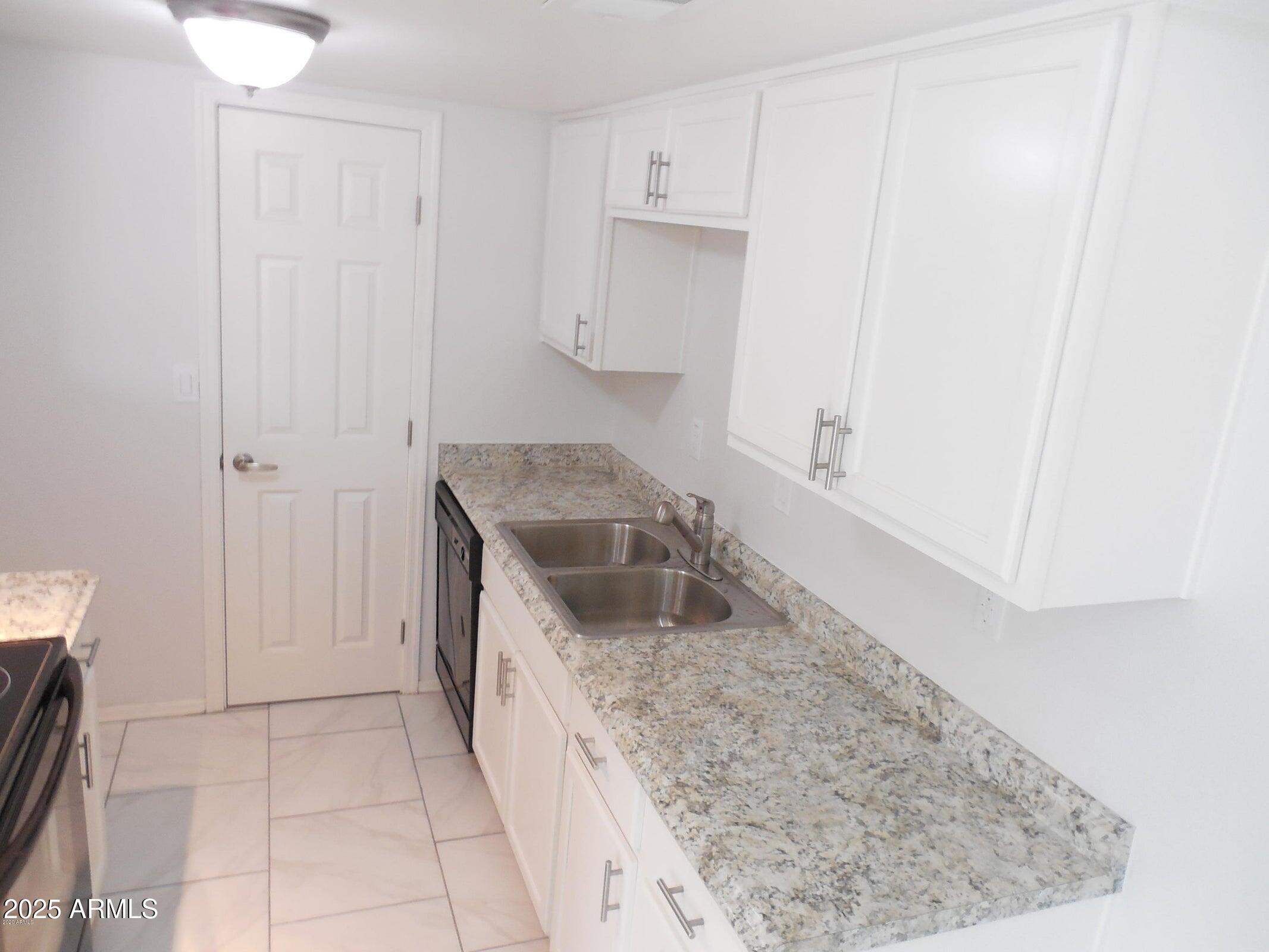 4712 East Broadway Road Phoenix, AZ 85040 - Photo 4 of 14 2