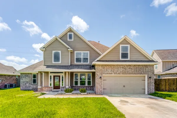$450,000 | 9626 Oaklawn Drive, Baytown, TX 77523