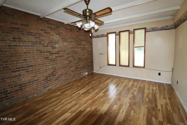 $234,900 | 288 Hicks Road, Piney Flats, TN 37686