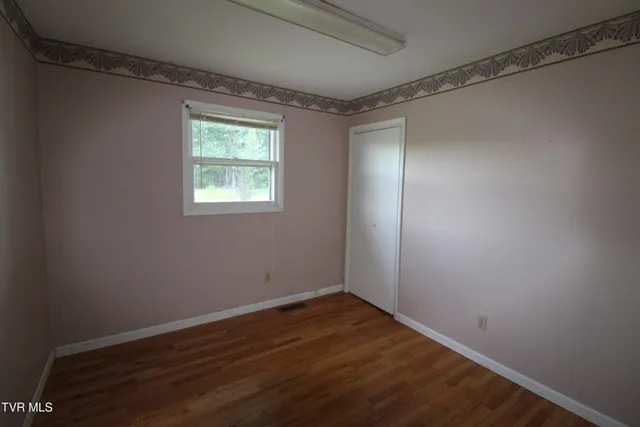 $234,900 | 288 Hicks Road, Piney Flats, TN 37686